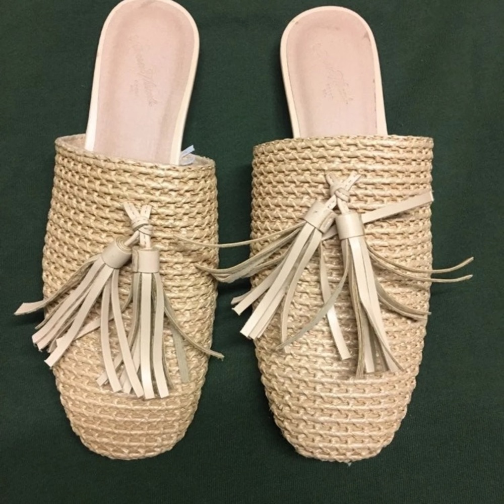 Tan mules